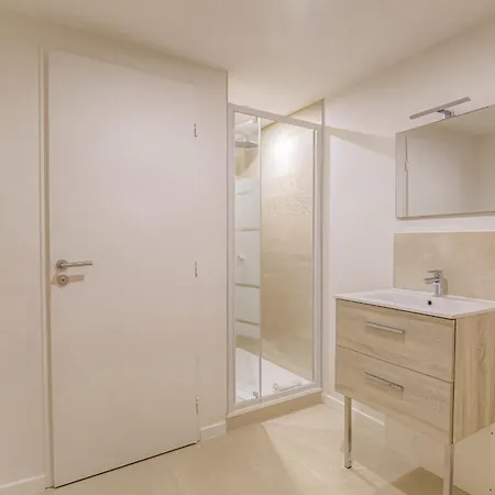 Cosy Stylish And Upmarket Apartamento Vénissieux